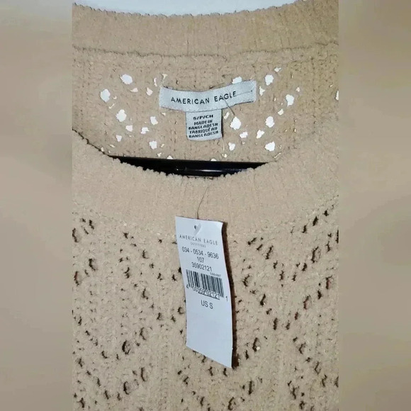 American Eagle Outfitters Beige Cropped Boxy Cable Knit Pullover  Sweater Sz S - Picture 3 of 9